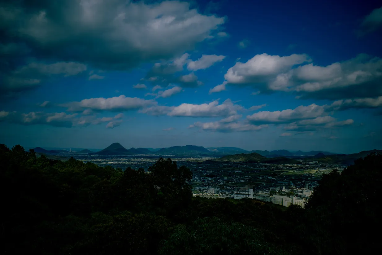 木々、空、水辺、街の遠景などを写した風景写真