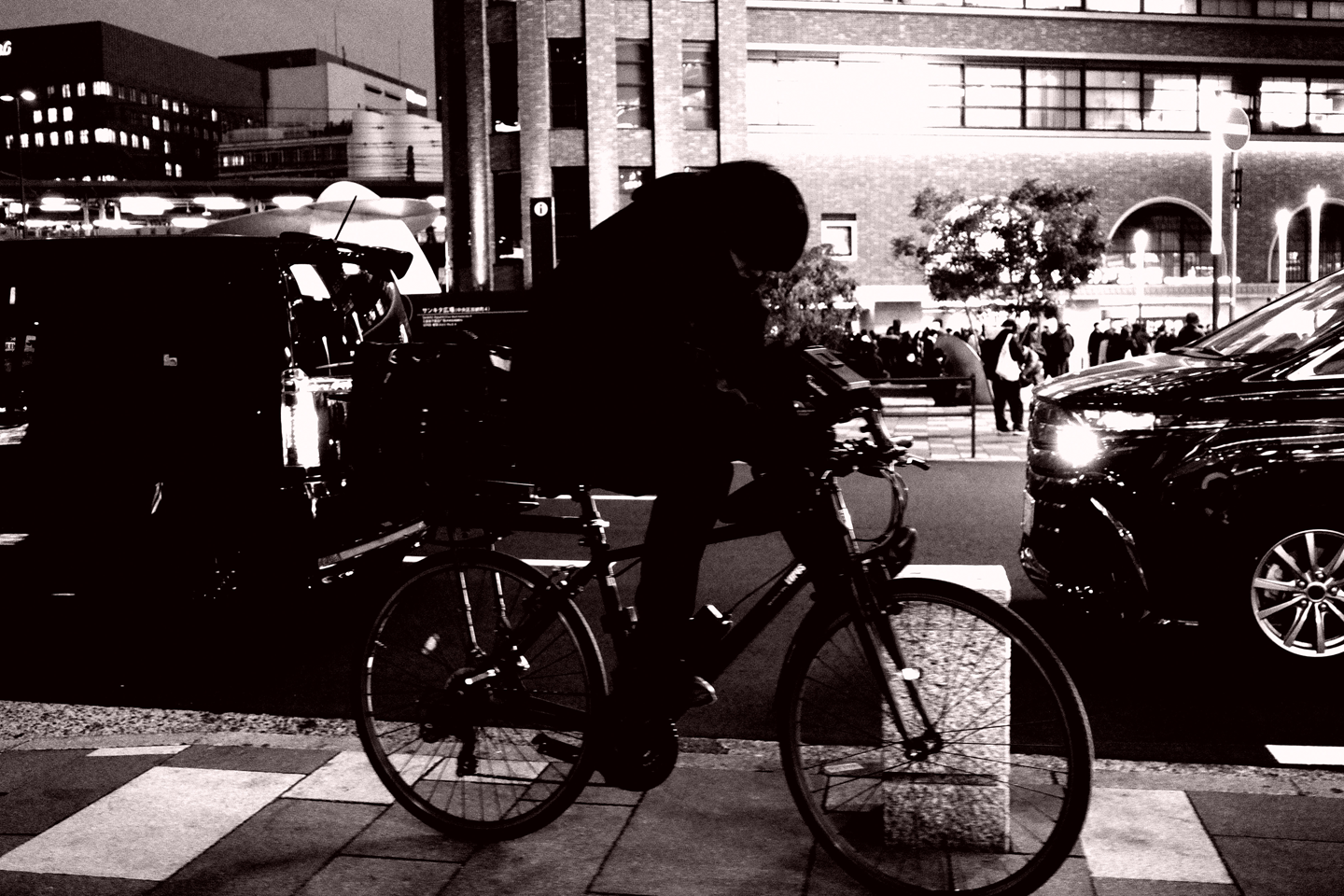 街や室内にいる人物を主題にした写真